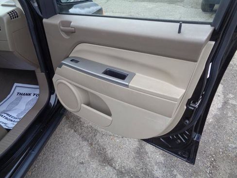 Used 2007 Jeep Compass Limited w/ Boston Acoustics Sound Group image 21