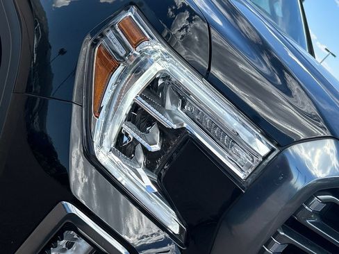 Used 2022 GMC Sierra 1500 AT4 w/ AT4 Carbonpro Edition AWD/4WD image 35