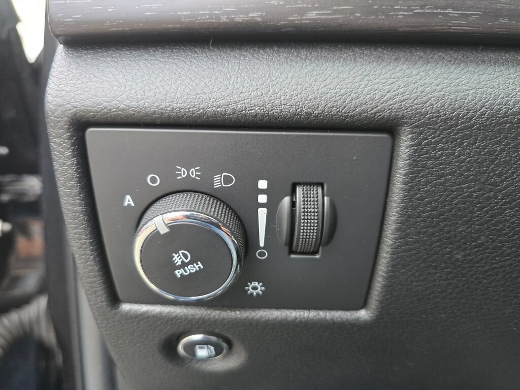 Used 2015 Jeep Grand Cherokee Altitude AWD/4WD image 27