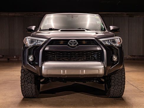 Used 2019 Toyota 4Runner TRD Off-Road Premium image 2