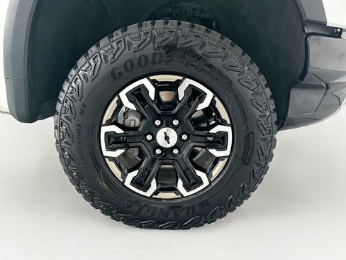 Used 2023 Chevrolet Silverado 1500 ZR2 w/ Technology Package AWD/4WD image 30