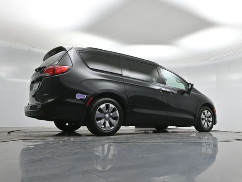 Used 2018 Chrysler Pacifica Limited w/ Advanced Safetytec Group image 49