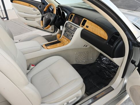 Used 2004 Lexus SC 430 Convertible image 18