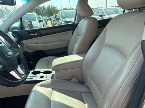 Used 2015 Subaru Outback 2.5i Limited AWD/4WD image 10