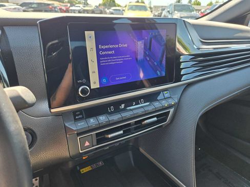 Used 2025 Toyota Camry SE FWD image 26