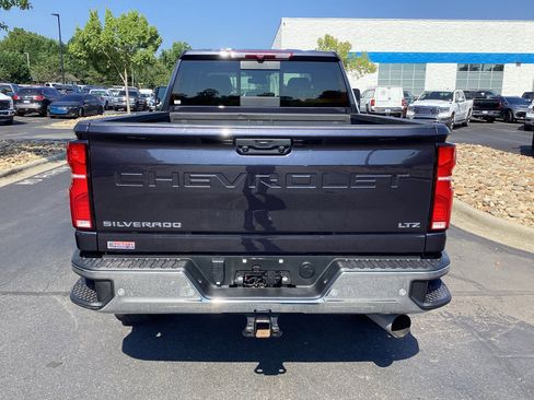 Used 2024 Chevrolet Silverado 2500 LTZ w/ LTZ Plus Package image 4