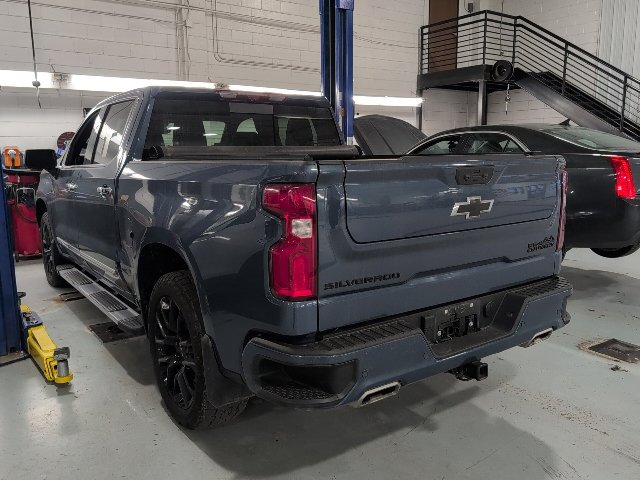 Used 2024 Chevrolet Silverado 1500 High Country w/ High Country Premium Package AWD/4WD image 2