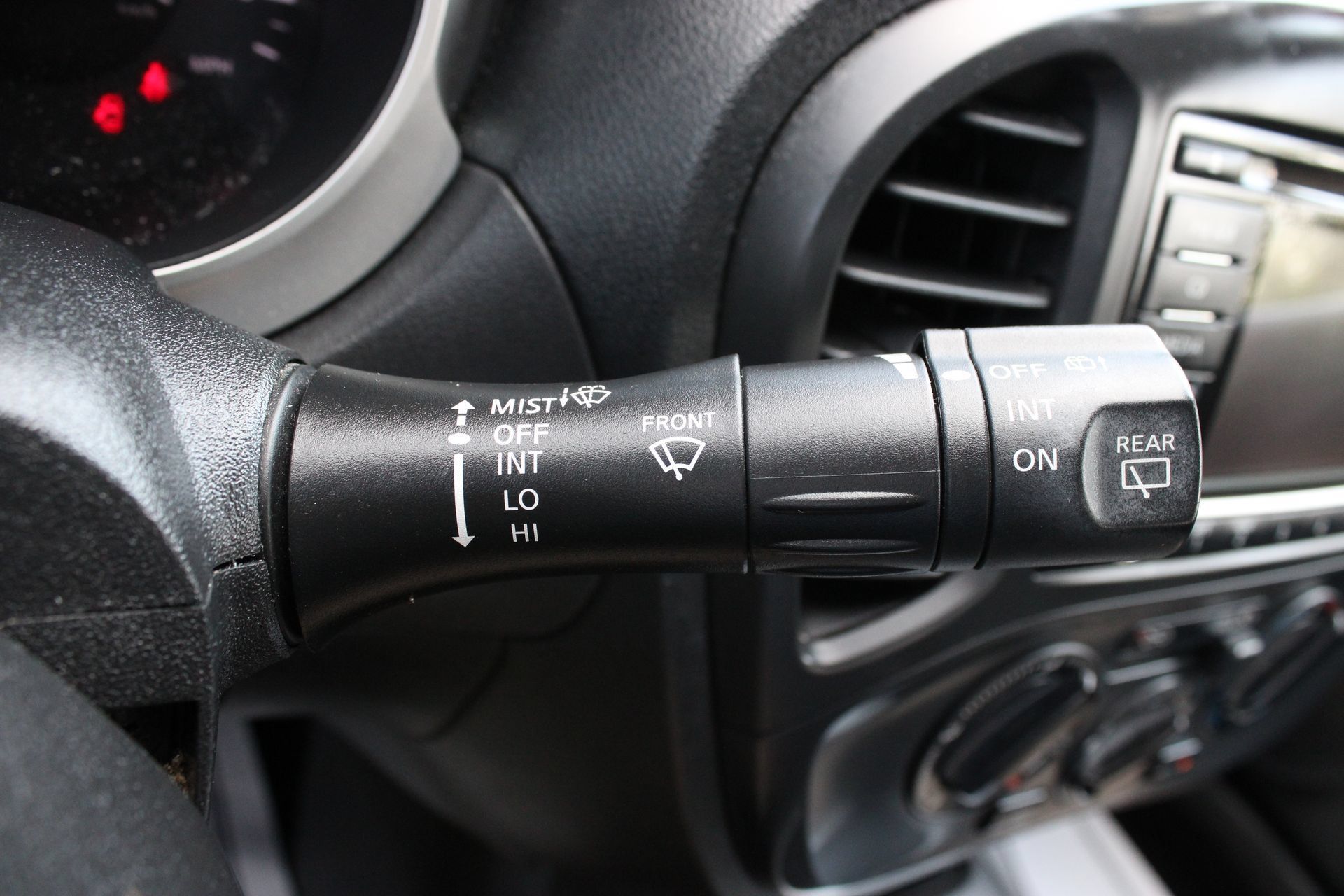 Used 2015 Nissan Juke S AWD/4WD image 29