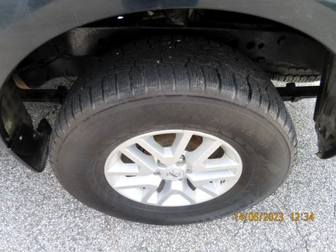 Used 2016 Nissan Frontier SV image 17