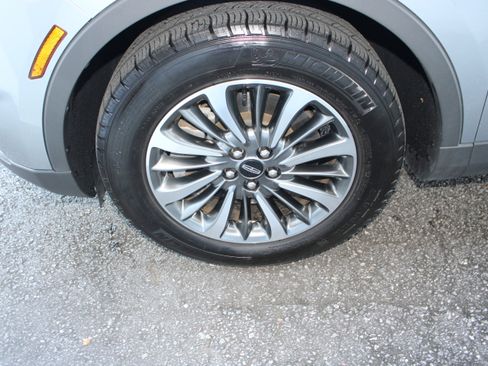 Used 2022 Lincoln Nautilus AWD w/ Premium Package image 10