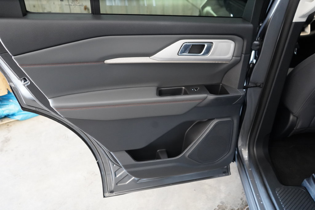 New 2026 Ford Explorer Active RWD image 29