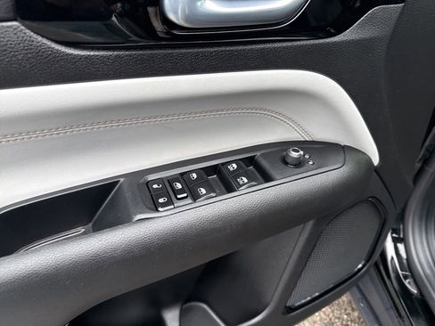 Certified 2024 Jeep Compass Limited AWD/4WD image 19