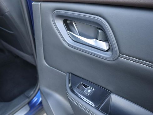 Used 2023 Nissan Rogue SL w/ SL Premium Package image 49