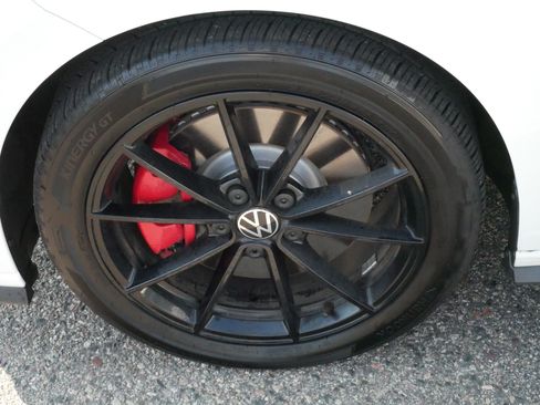 Used 2026 Volkswagen Jetta GLI Autobahn w/ GLI Black Package FWD image 15