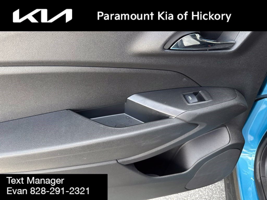 Used 2025 Chevrolet Trax RS w/ Driver Confidence Package FWD image 12