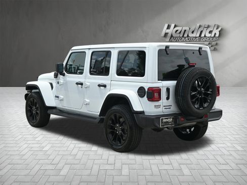 Used 2025 Jeep Wrangler Unlimited Sahara AWD/4WD image 8