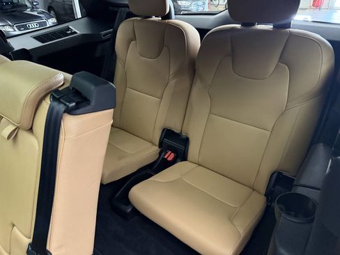 Used 2016 Volvo XC90 T6 Momentum w/ Momentum Plus Package image 24