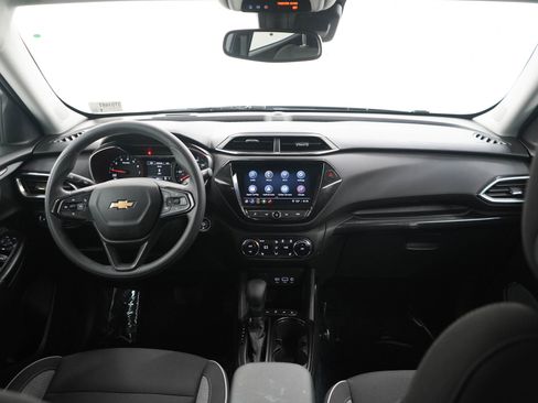 Used 2022 Chevrolet TrailBlazer LT w/ Convenience Package FWD image 13