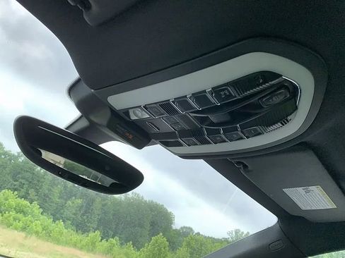 Used 2016 Porsche Macan S image 24