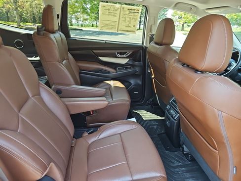 Used 2019 Subaru Ascent Touring w/ Popular Package #3 AWD/4WD image 15