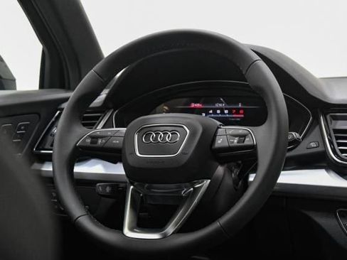 Used 2024 Audi Q5 2.0T Premium w/ Summer of Audi Package AWD/4WD image 18