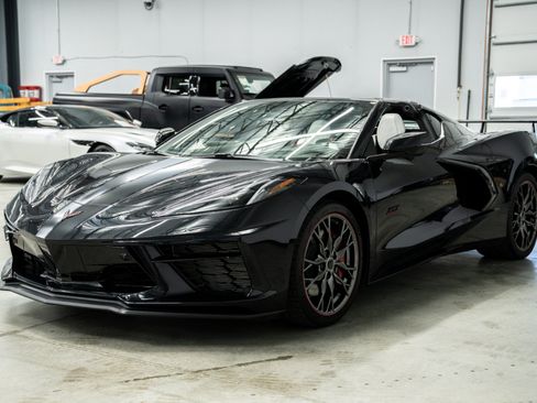 Used 2023 Chevrolet Corvette Stingray Premium Cpe w/ Z51 Performance Package RWD image 5
