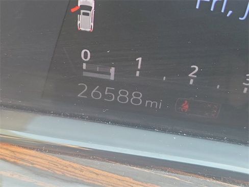 Used 2021 Cadillac Escalade Premium Luxury image 15