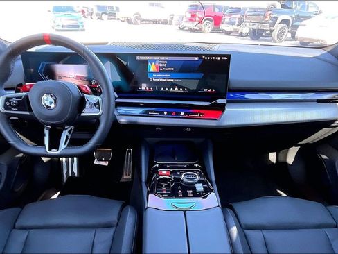 Used 2026 BMW M5 w/ Executive Package image 7