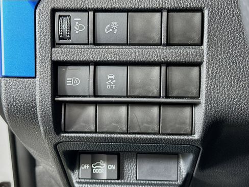 Used 2025 Toyota Tacoma TRD Off-Road image 17