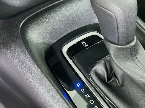 Used 2025 Toyota Corolla LE image 24