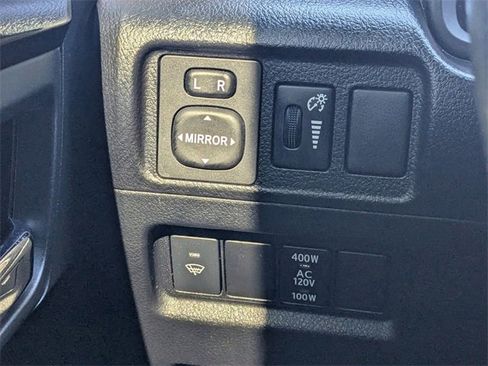 Used 2018 Toyota 4Runner TRD Off-Road image 29