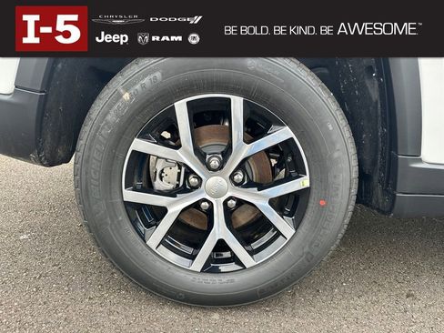 New 2025 Jeep Grand Cherokee Limited w/ Luxury Tech Group II image 7