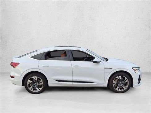 Certified 2021 Audi e-tron Premium AWD/4WD image 4