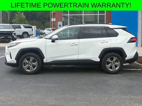 Used 2024 Toyota RAV4 XLE AWD/4WD image 2