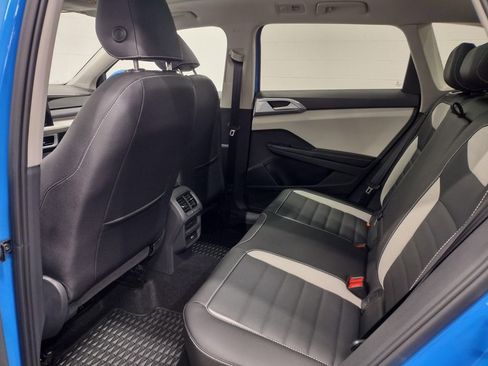 New 2025 Volkswagen Taos SEL image 23