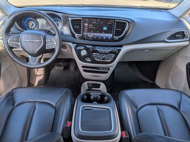 Used 2023 Chrysler Pacifica Touring-L FWD image 17
