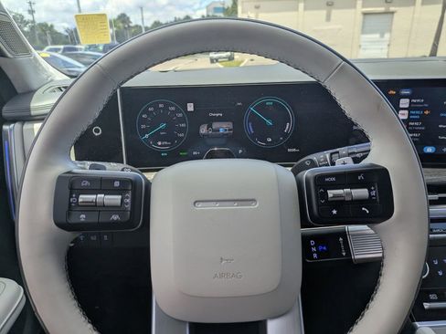 Used 2025 Hyundai Santa Fe Calligraphy FWD image 31