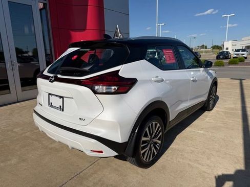 Certified 2023 Nissan Kicks SV FWD image 4