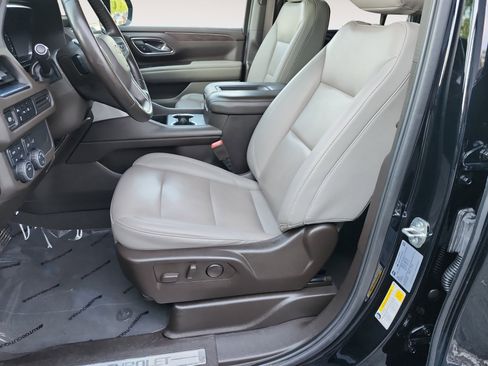 Used 2024 Chevrolet Suburban LT AWD/4WD image 9