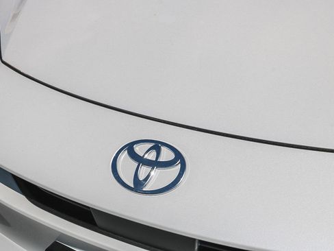 New 2026 Toyota Prius LE FWD image 6