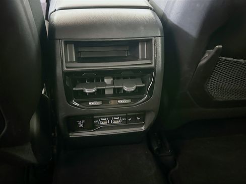 Used 2022 Jeep Grand Cherokee Limited 4xe w/ Luxury Tech Group II AWD/4WD image 28