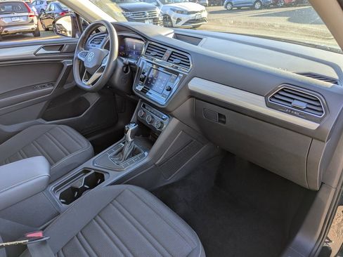 Used 2024 Volkswagen Tiguan S image 34