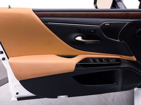 Used 2023 Lexus ES 350 Ultra Luxury image 18