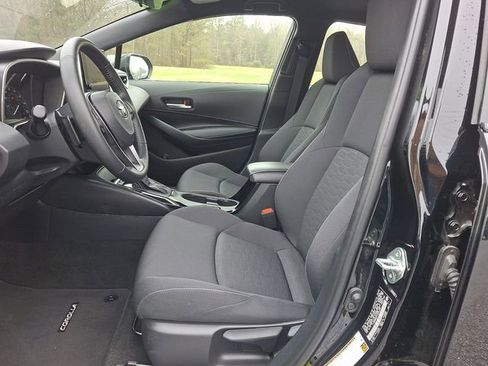 Used 2025 Toyota Corolla SE image 13