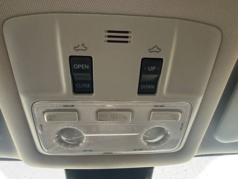 Used 2018 Toyota Corolla XSE image 29