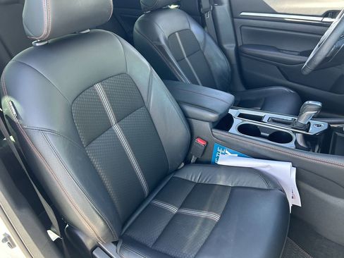 Used 2024 Nissan Altima 2.5 SR FWD image 10