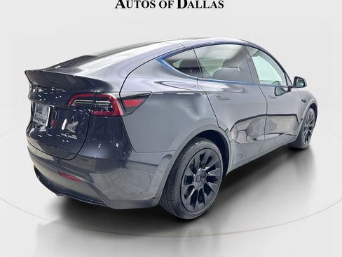 Used 2024 Tesla Model Y Long Range AWD/4WD image 6
