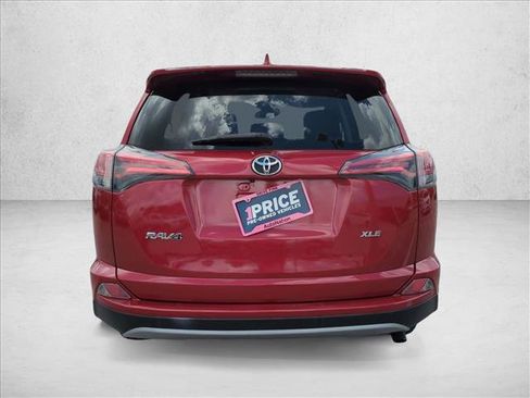 Used 2018 Toyota RAV4 XLE FWD image 7