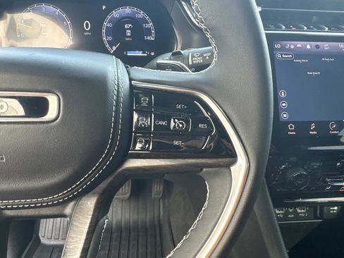 Used 2023 Jeep Grand Cherokee L Overland image 24