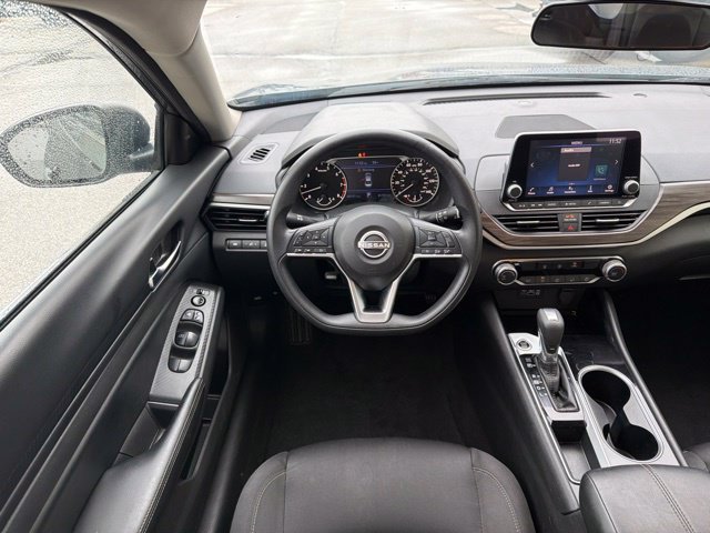 Used 2024 Nissan Altima 2.5 SV FWD image 17